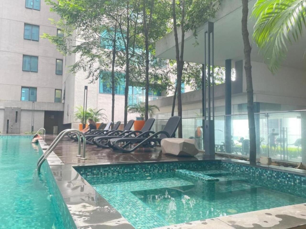 Summer Suites Klcc By Apartx Kuala Lumpur Exterior photo